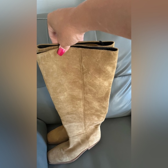 NWT ZARA 100% COW Boots size USA 7.5 38
USA 8 49
🚨FINAL PRICE NO ACCEPT OFFER - Picture 10 of 16